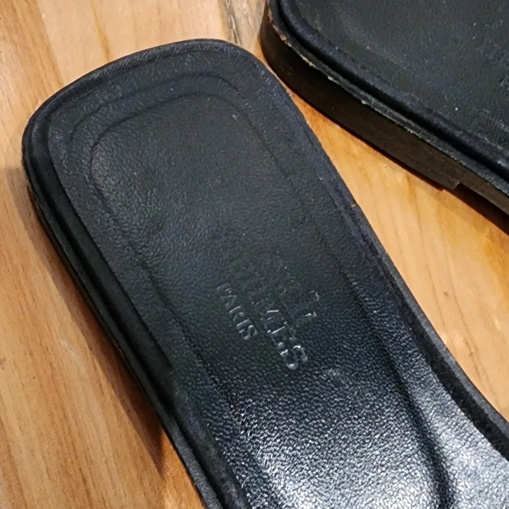 Hermes Stylish Black Glitter Sandals - Picture 6 of 6